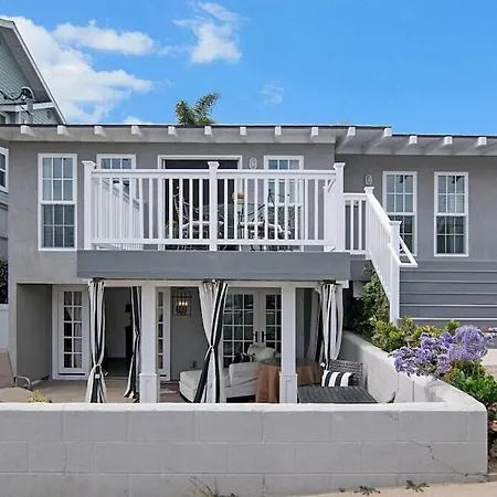 Remodeled Bungalow, Block To The Apartment *