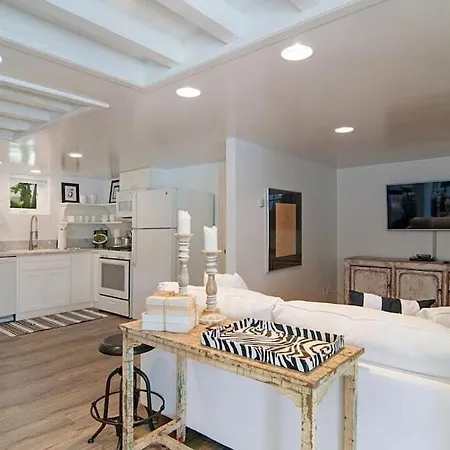 Remodeled Bungalow, Block To The *