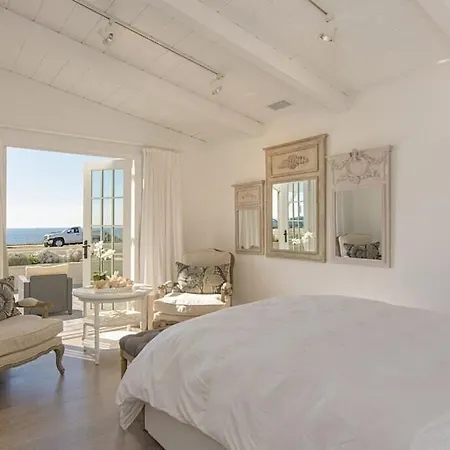 Ocean Views, Across The Street From Beach, Private Patio Apartment *