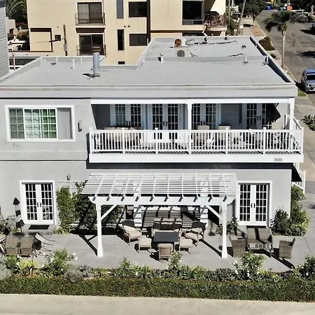 Apartment Ocean Views, Across The Street From Beach, Private Patio