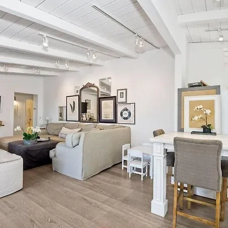 Ocean Views, Across The Street From Beach, Private Patio Apartment