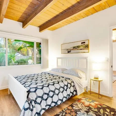 Apartment Newly Renovated Tropical Bungalow In Carlsbad