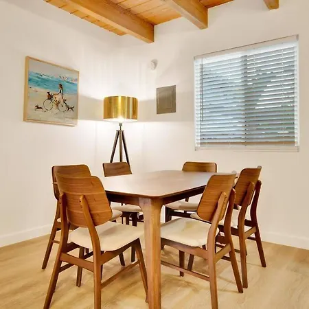 Newly Renovated Tropical Bungalow In Apartment Carlsbad