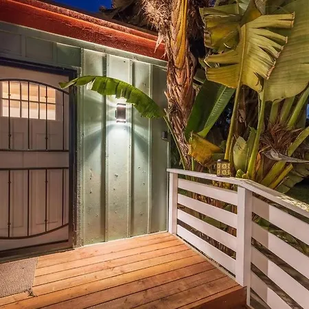 Newly Renovated Tropical Bungalow In *
