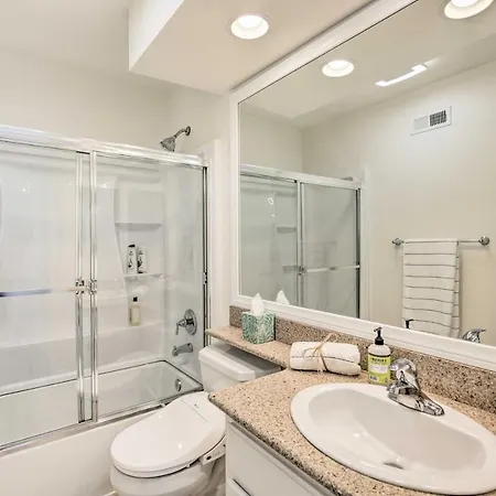 Extended Near Beach! W/ Pool Holiday home Carlsbad