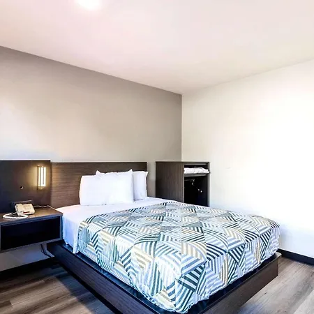 Hotel 6-carlsbad, Ca - East Near Legoland 3*