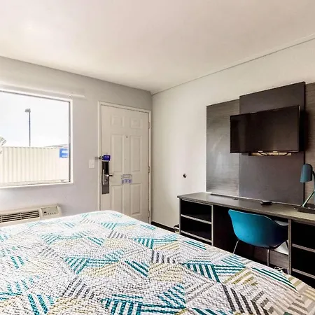 Hotel 6-carlsbad, Ca - East Near Legoland Carlsbad