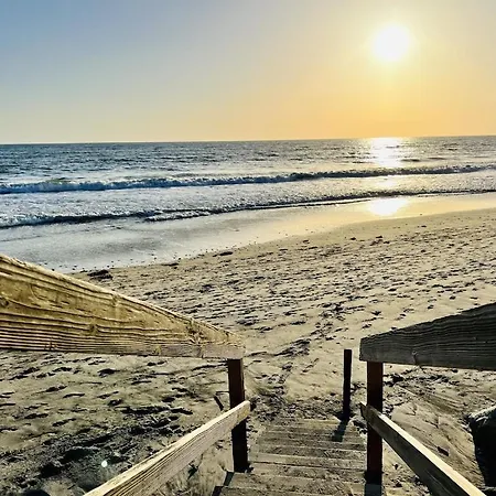 Oceanfront 2br Condo, Private & Patio, Rare Find *