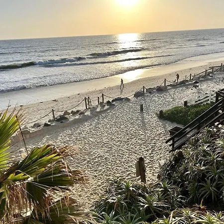 Apartment Oceanfront 2br Condo, Private & Patio, Rare Find *