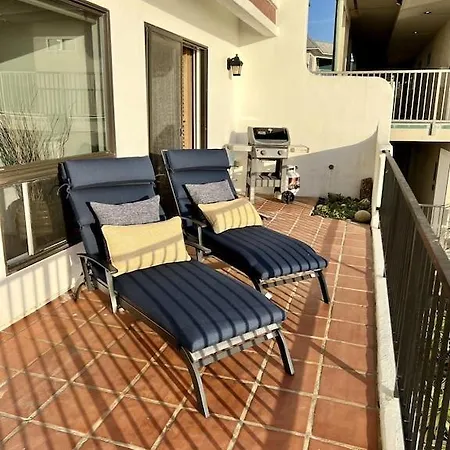 Apartment Oceanfront 2br Condo, Private & Patio, Rare Find