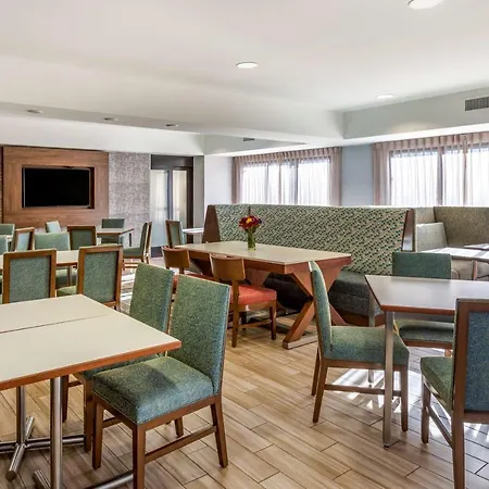 Hampton North San Diego County Hotel