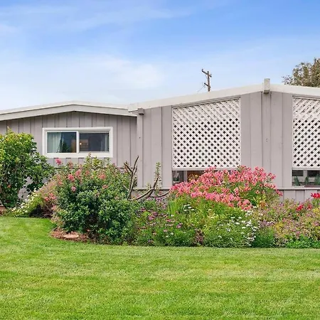 Holiday home Cozy - 2 Blocks To Beach *