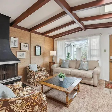 Cozy - 2 Blocks To Beach Holiday home Carlsbad