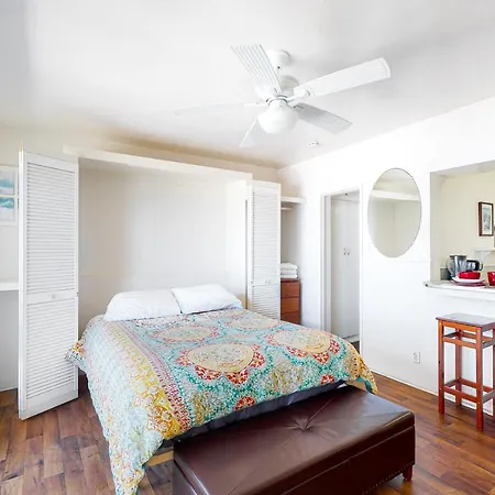 3009 Ocean St Main Beautiful Oceanfront W/private Balcony, Free Wifi *