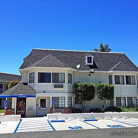 Hotel 6-carlsbad, Ca - Village