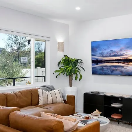 Coasta Casa, Retreat By The Sea. E-charger.