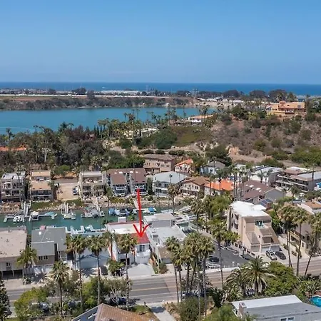 Blue Lagoon 3br/2.5bth Jacuzzi/kayak/paddle Boards