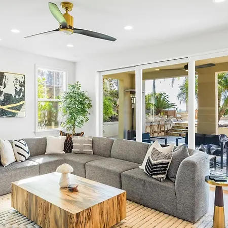 Rancho Santa Fe Canyon Views *