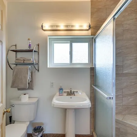 Downtown < 1/2 Mi To Beach! Apartment