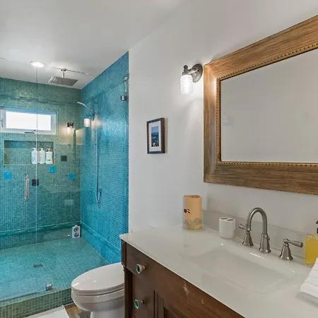 Luxury House. Pool/hot Tub! Walk To Beach! Carlsbad