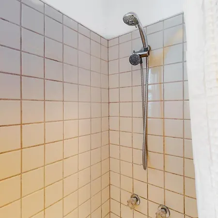 3009 Ocean St Unit C & D Amazingly Convenient Oceanfront Close To Everything With Wifi *