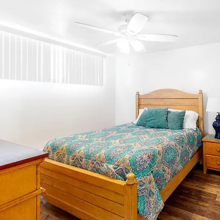 3009 Ocean St Unit C & D Amazingly Convenient Oceanfront Close To Everything With Wifi *