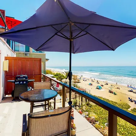 3009 Ocean St Unit C & D Amazingly Convenient Oceanfront Close To Everything With Wifi *