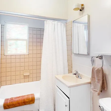 3009 Ocean St Unit C & D Amazingly Convenient Oceanfront Close To Everything With Wifi Apartment