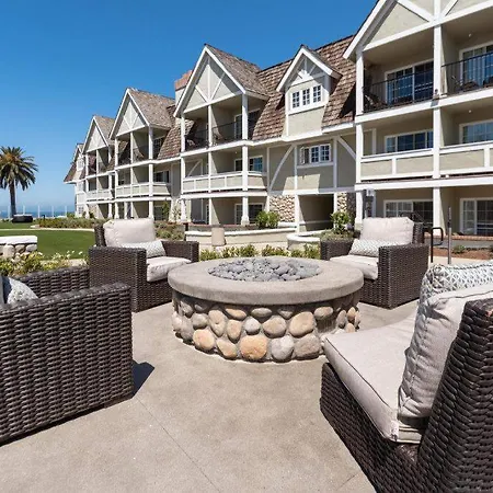 Steps From The Beach 2 Bedroom Apt With Ocean View Apartment