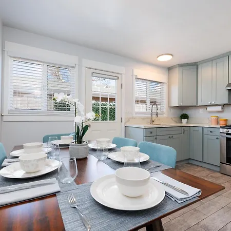 Pet Friendly Bungalow, Close To * Carlsbad