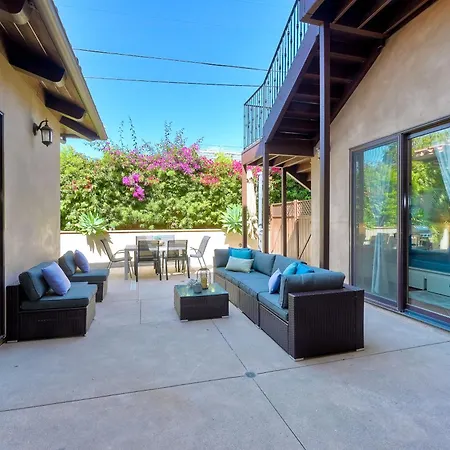 Walk To The - Outdoor Dining - Spacious Holiday home *