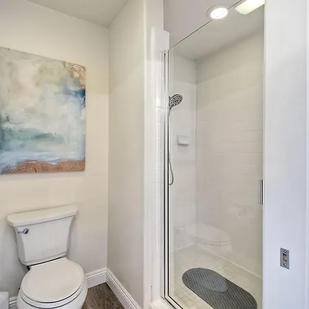 Lagoon Views - Pool - Hot Tub - Gated Community Carlsbad
