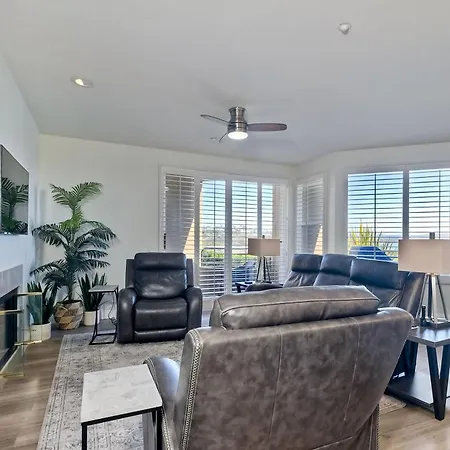 Lagoon Views - Pool - Hot Tub - Gated Community * Carlsbad
