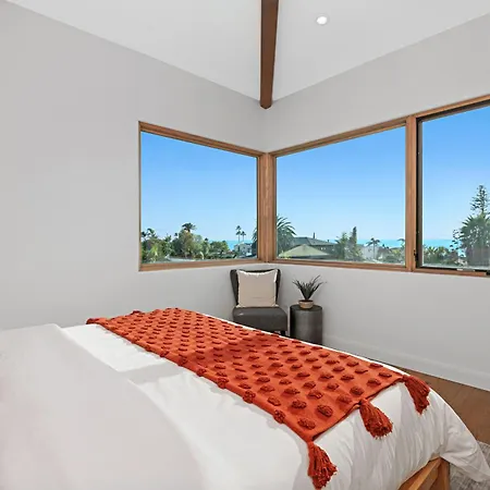 Holiday home Rooftop Oceanview Patio - 5br Remodeled *