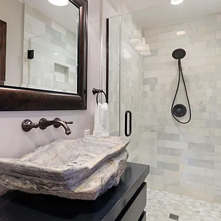 Holiday home Rooftop Oceanview Patio - 5br Remodeled