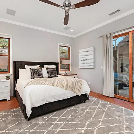 Rooftop Oceanview Patio - 5br Remodeled Holiday home