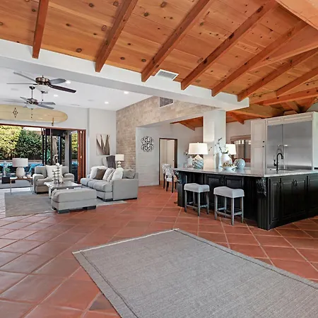Rooftop Oceanview Patio - 5br Remodeled Holiday home