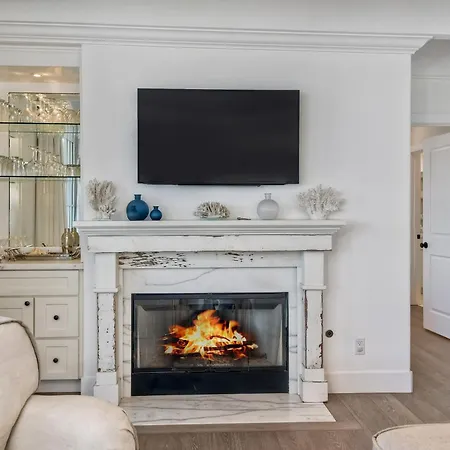 Juniper Entire - Sleeps 18 - Oceanfront Holiday home *