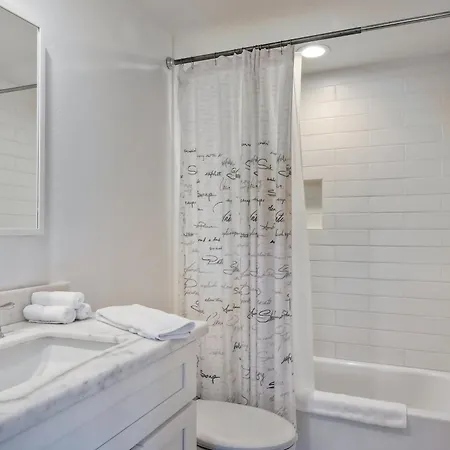Juniper Entire - Sleeps 18 - Oceanfront Holiday home Carlsbad