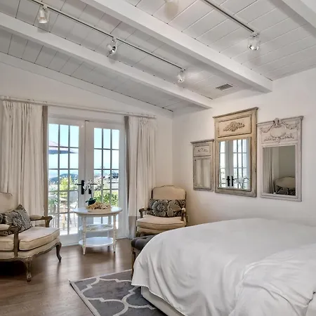 Juniper Entire - Sleeps 18 - Oceanfront