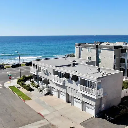 Holiday home Juniper Entire - Sleeps 18 - Oceanfront *