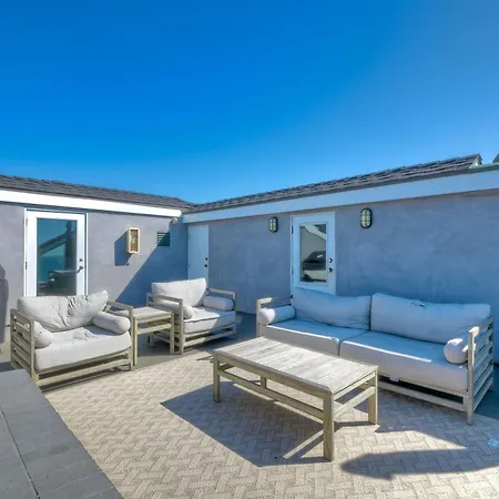 Holiday home Luxury Ocean Views - 6 Bedroom - Steps To *