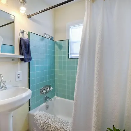 Holiday home Walk 2 Beach, Ev Charger, Outdoor Dining, 2 Units Carlsbad