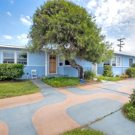 Walk 2 Beach, Ev Charger, Outdoor Dining, 2 Units Holiday home *