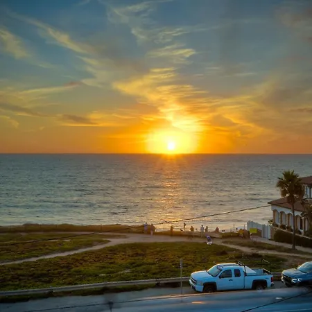 Holiday home Oceanview Rooftop, Hot Tub, Firepit, Bbq, Pool Table *