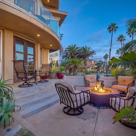 Holiday home Oceanview Rooftop, Hot Tub, Firepit, Bbq, Pool Table