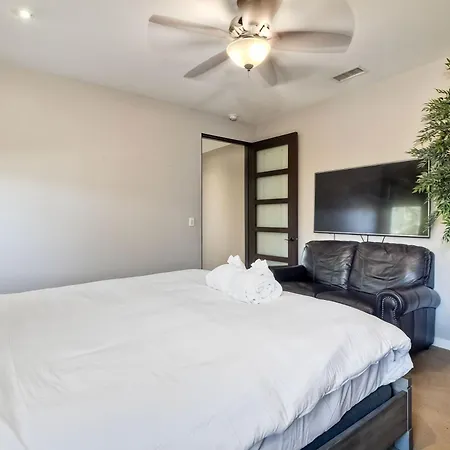 Holiday home Oceanview Rooftop, Hot Tub, Firepit, Bbq, Pool Table