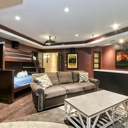 Oceanview Rooftop, Hot Tub, Firepit, Bbq, Pool Table Holiday home
