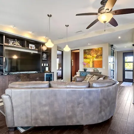Holiday home Oceanview Rooftop, Hot Tub, Firepit, Bbq, Pool Table