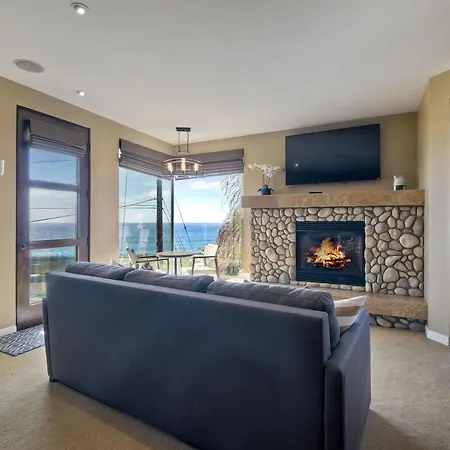 Oceanview Rooftop, Hot Tub, Firepit, Bbq, Pool Table Holiday home *